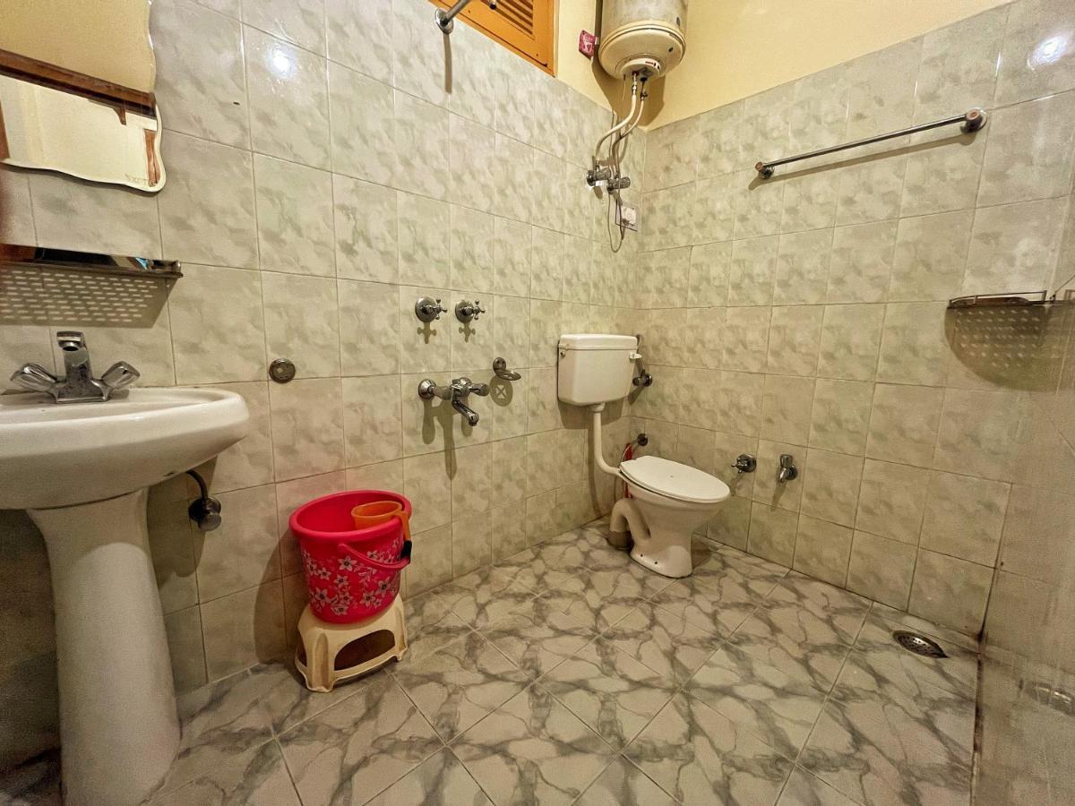 Hotel Anupam By Mid Orchard, Касол Екстериор снимка
