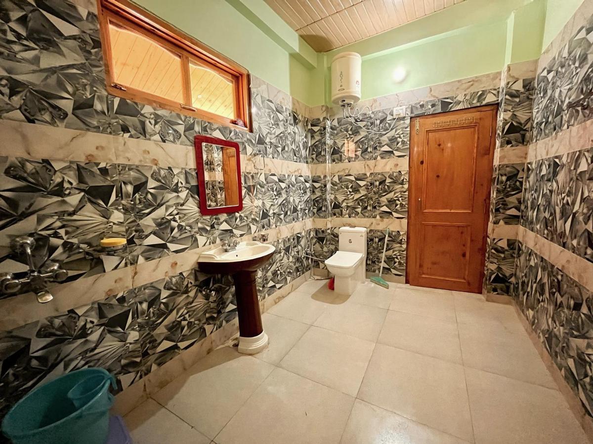 Hotel Anupam By Mid Orchard, Касол Екстериор снимка