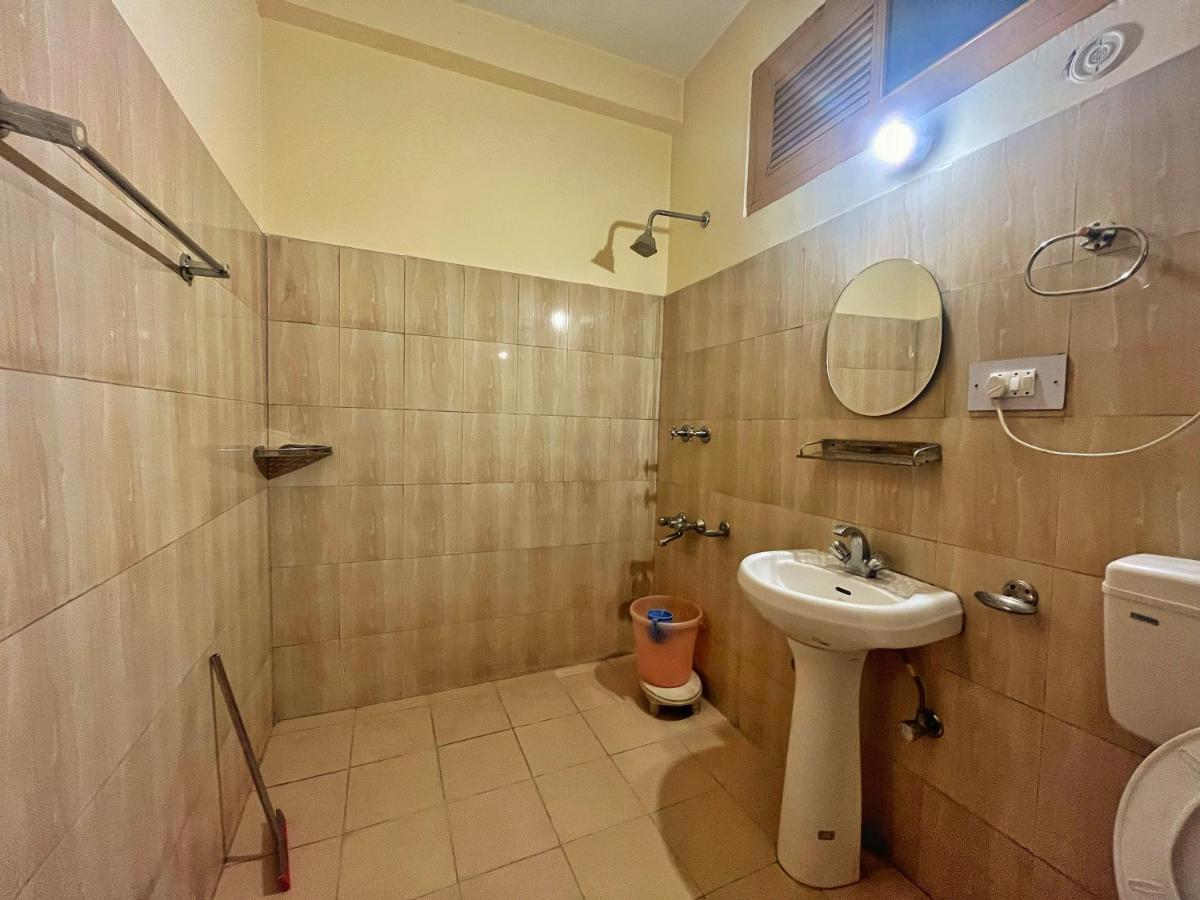 Hotel Anupam By Mid Orchard, Касол Екстериор снимка