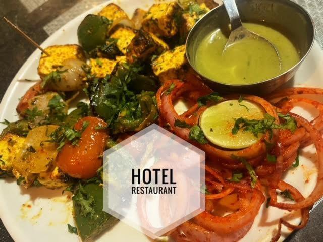 Hotel Anupam By Mid Orchard, Касол Екстериор снимка